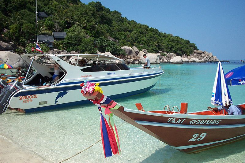 Speedboat and longtail boat in Koh Tao