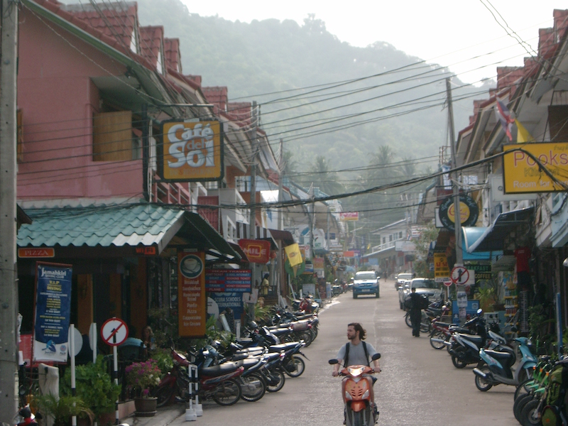 Street in Mae Haad, Koh Tao