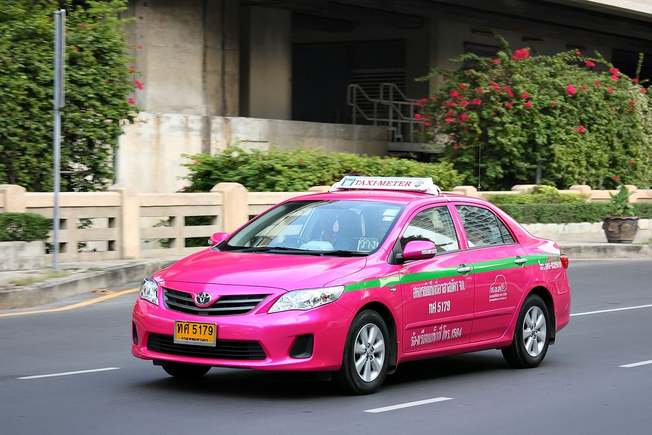 Pink taxi-meter in Bangkok