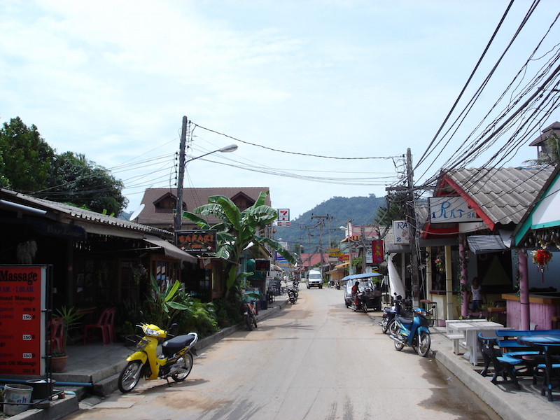 Street at Koh Samui Lamai beach